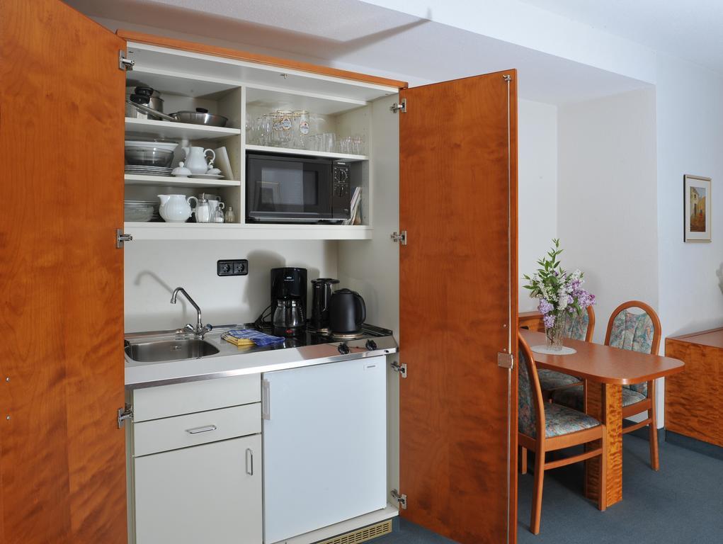 Hotel Gruener Baum Pommersfelden Екстериор снимка