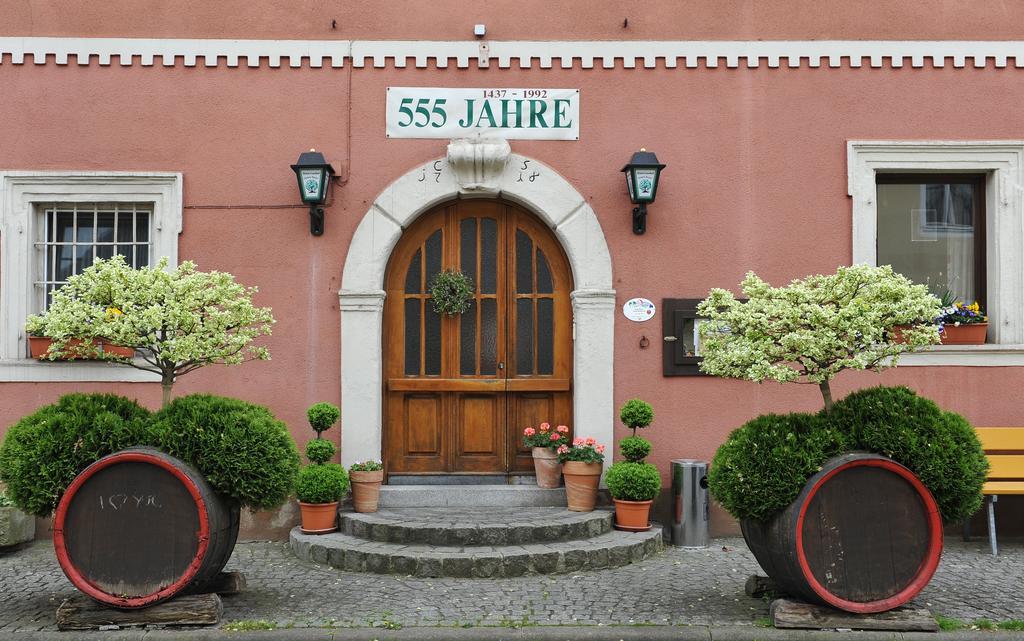 Hotel Gruener Baum Pommersfelden Екстериор снимка